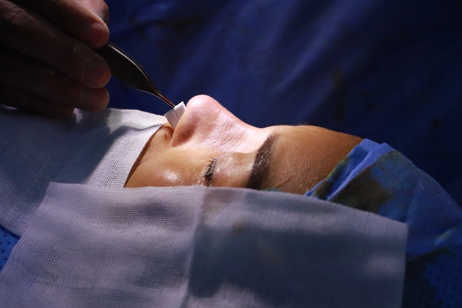 bác sĩ nâng mũi cấ trúc giỏi